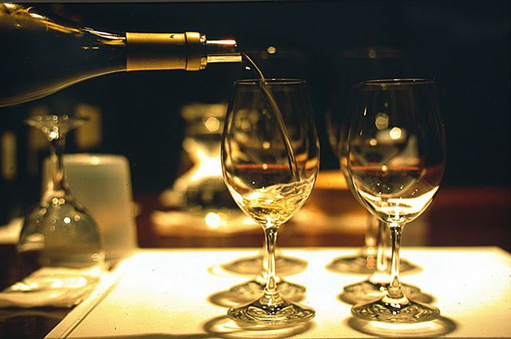 El vino blanco es uno de los mejores antídotos contra las manchas. 