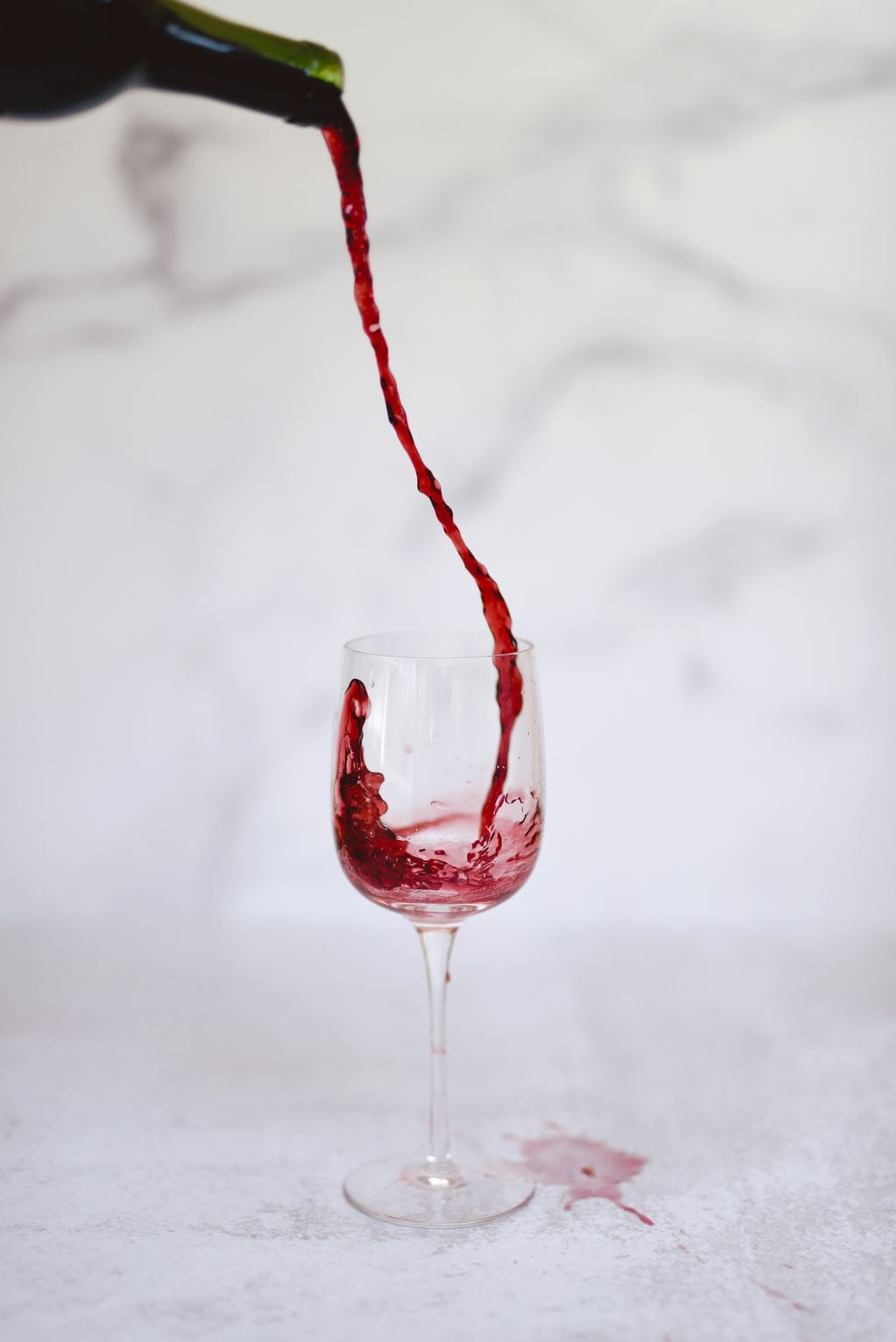 Mancha de vino, imagen ilustrativa.