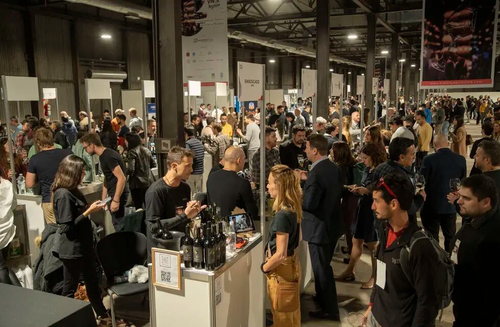 Feria Vinos y Negocios, el evento reunió a cientos de bodegas para mostrar sus productos a locales y personas interesadas en comercializar vino.