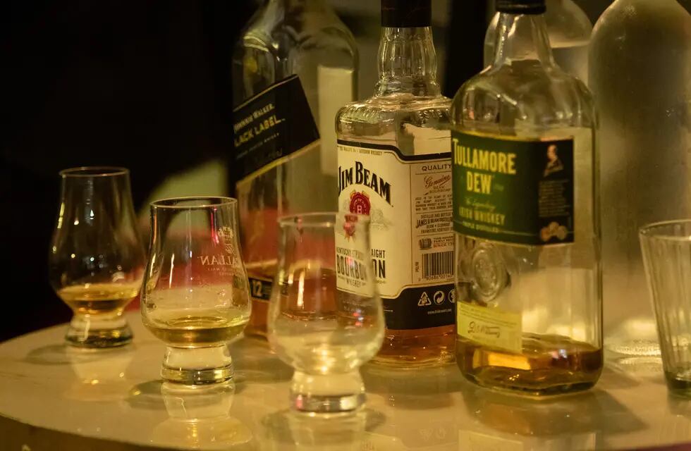 Curso, degustación de whisky en The Garnish Bar.

Foto: Ignacio Blanco / Los Andes