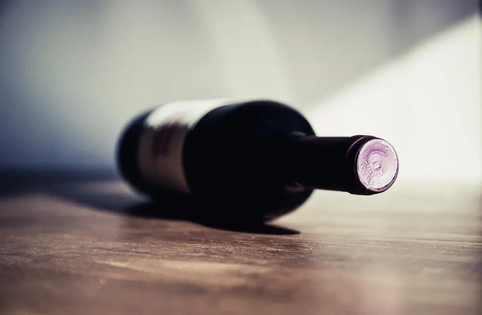 Una botella de vino puede ser el regalo perfecto para el día del padre. -Archivo.