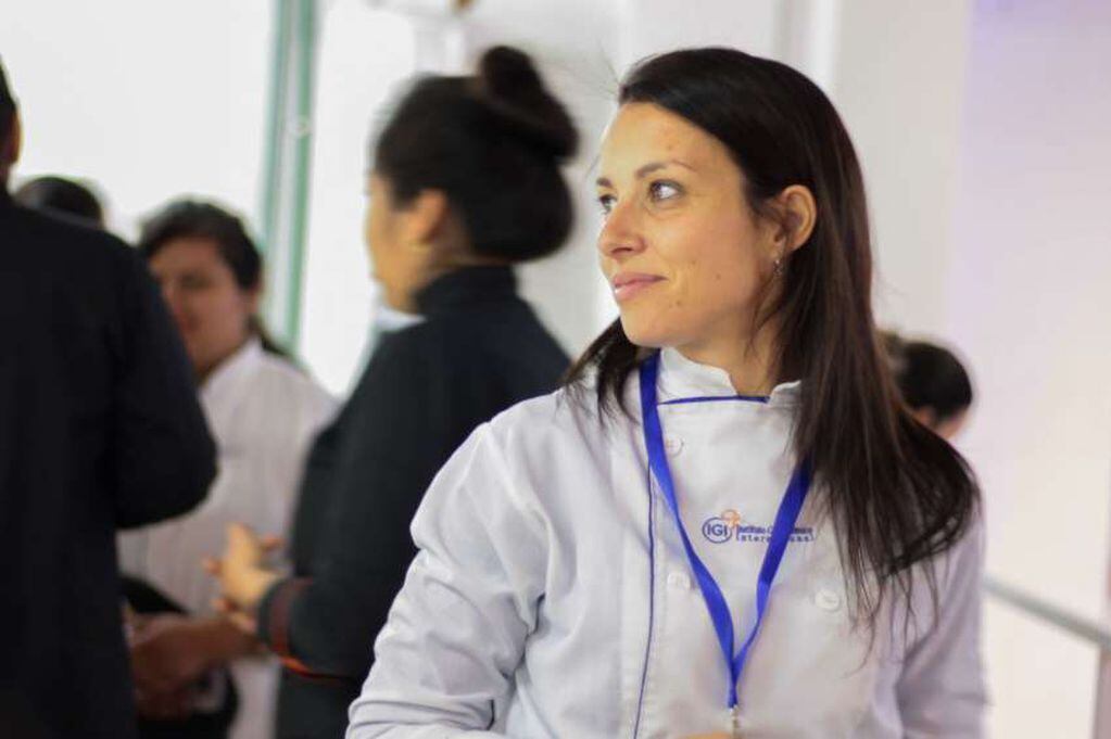 
    Cecilia Gómez, de la filial Mendoza, obtuvo el segundo puesto en Gastronomía.
   