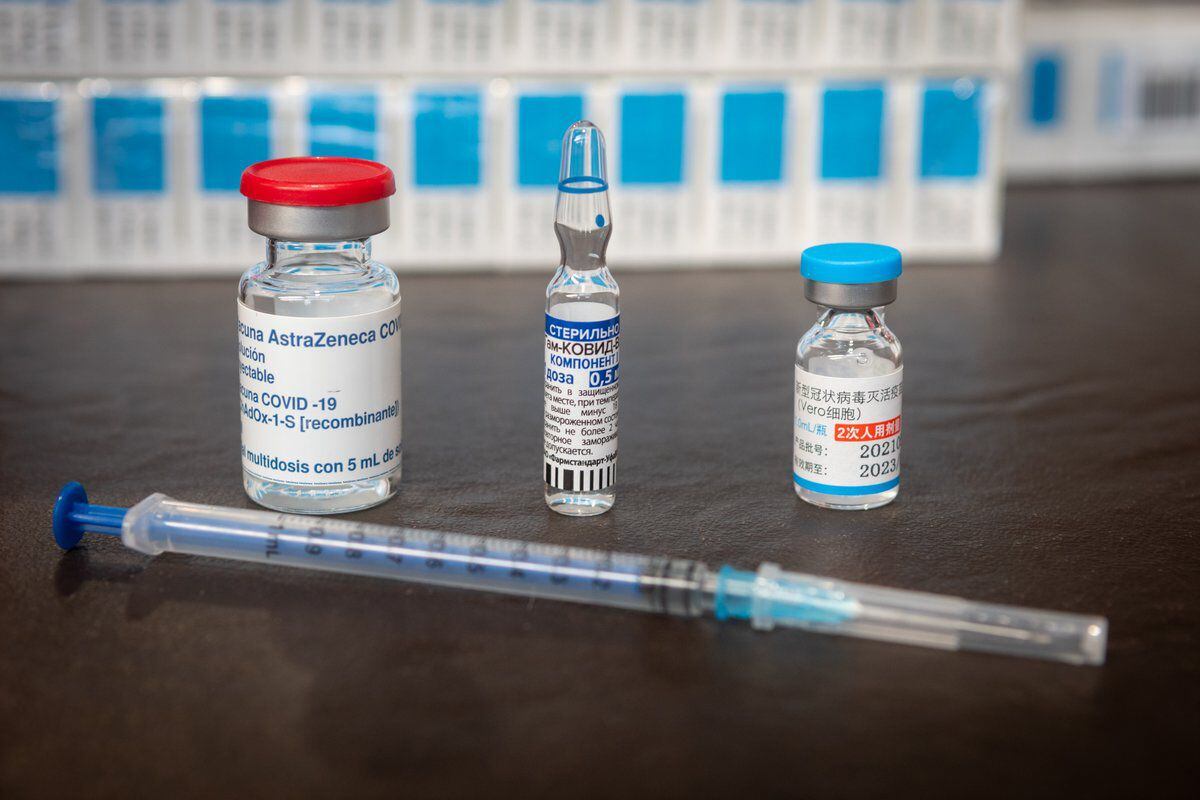AstraZeneca, Sputnik V y Sinopharm, las tres vacunas aplicadas en Argentina - 
