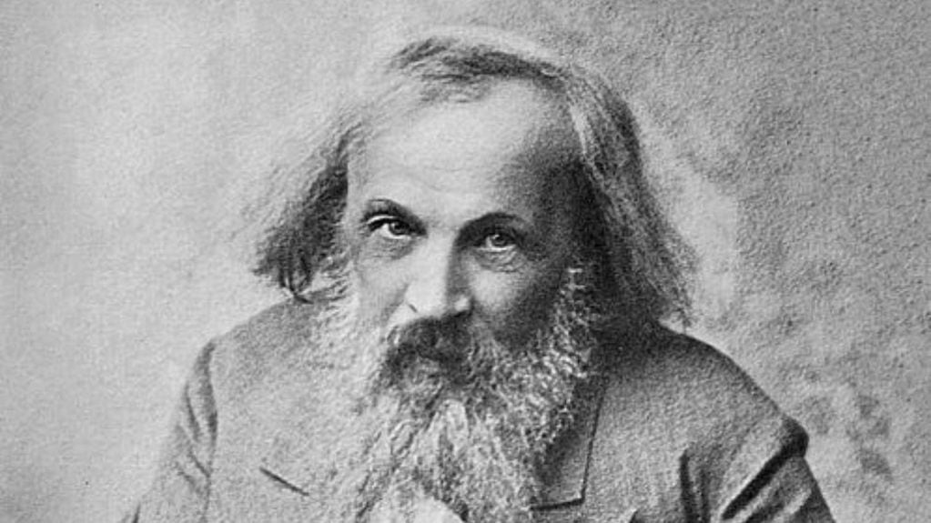 El químico ruso Dimitri Mendeleiev determinó que la graduación ideal era de 40% vol. 