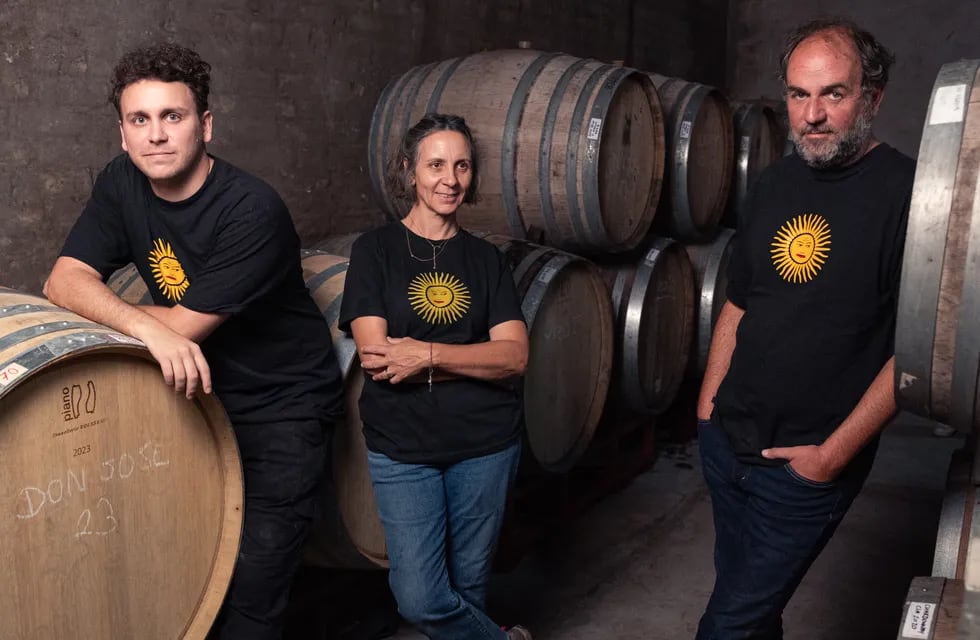 Manuel Michelini, Andrea Mufatto y Gerardo Michelini fueron elegidos como los "Winemakers del año" por Tim Atkin. - Foto: Gentileza