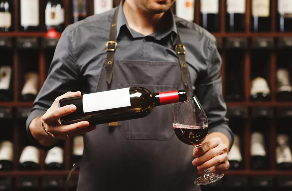 Servicio del vino, un arte más allá de la etiqueta a degustar 