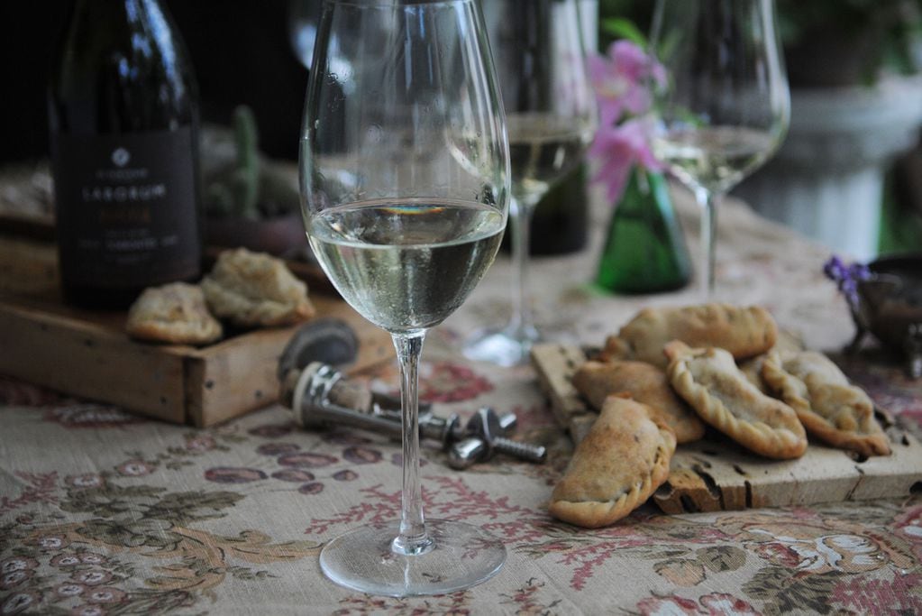 Los vinos blancos argentinos resistieron la caída del consumo durante el 2021. (Foto: Javier Ferreyra).