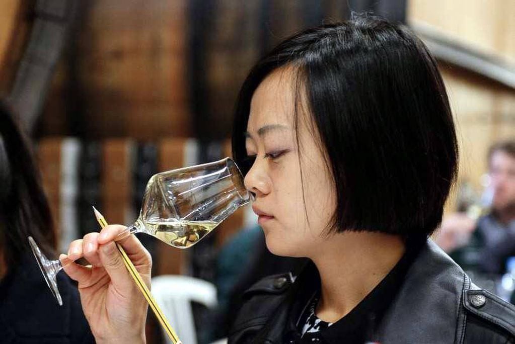 Bajó el consumo interno de vino en China. 