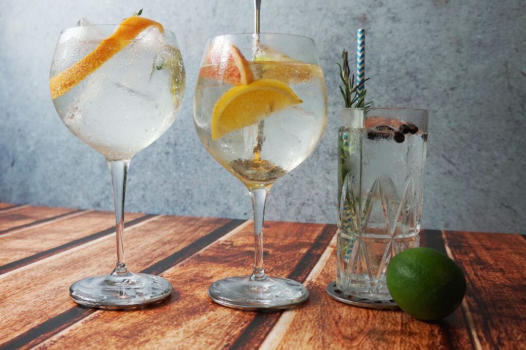 El gin es uno de os destilados más populares del mundo.