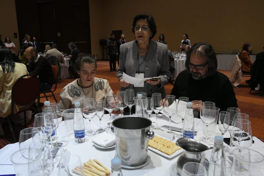 El jurado está integrado por 37 expertos en el mundo del vino. - Ignacio Blanco / Los Andes