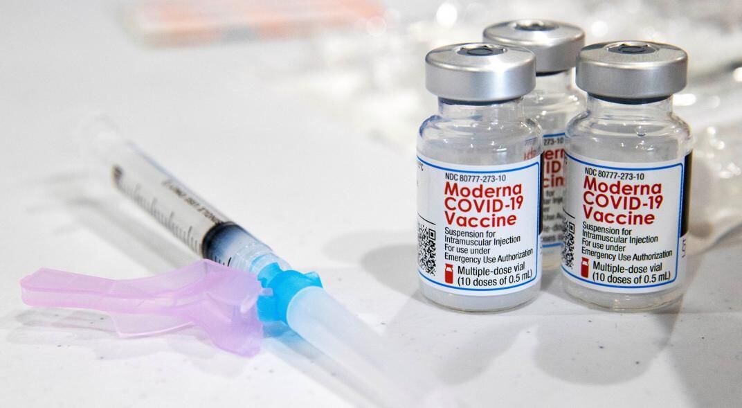 La vacunación a menores con enfermedades preexistentes será con la vacuna Moderna - AP