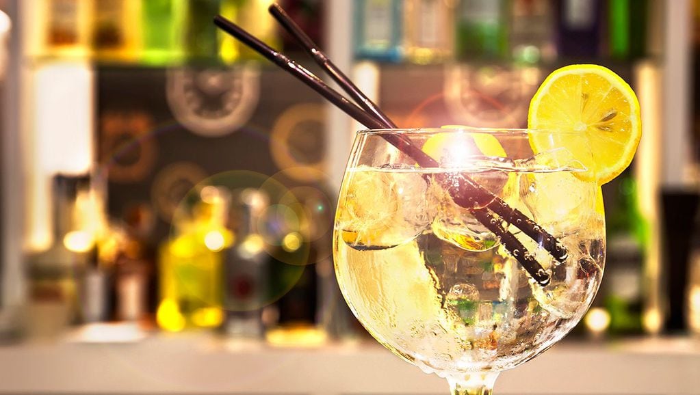 El gin tonic habría sido creado por los ingleses en el siglo XIX.