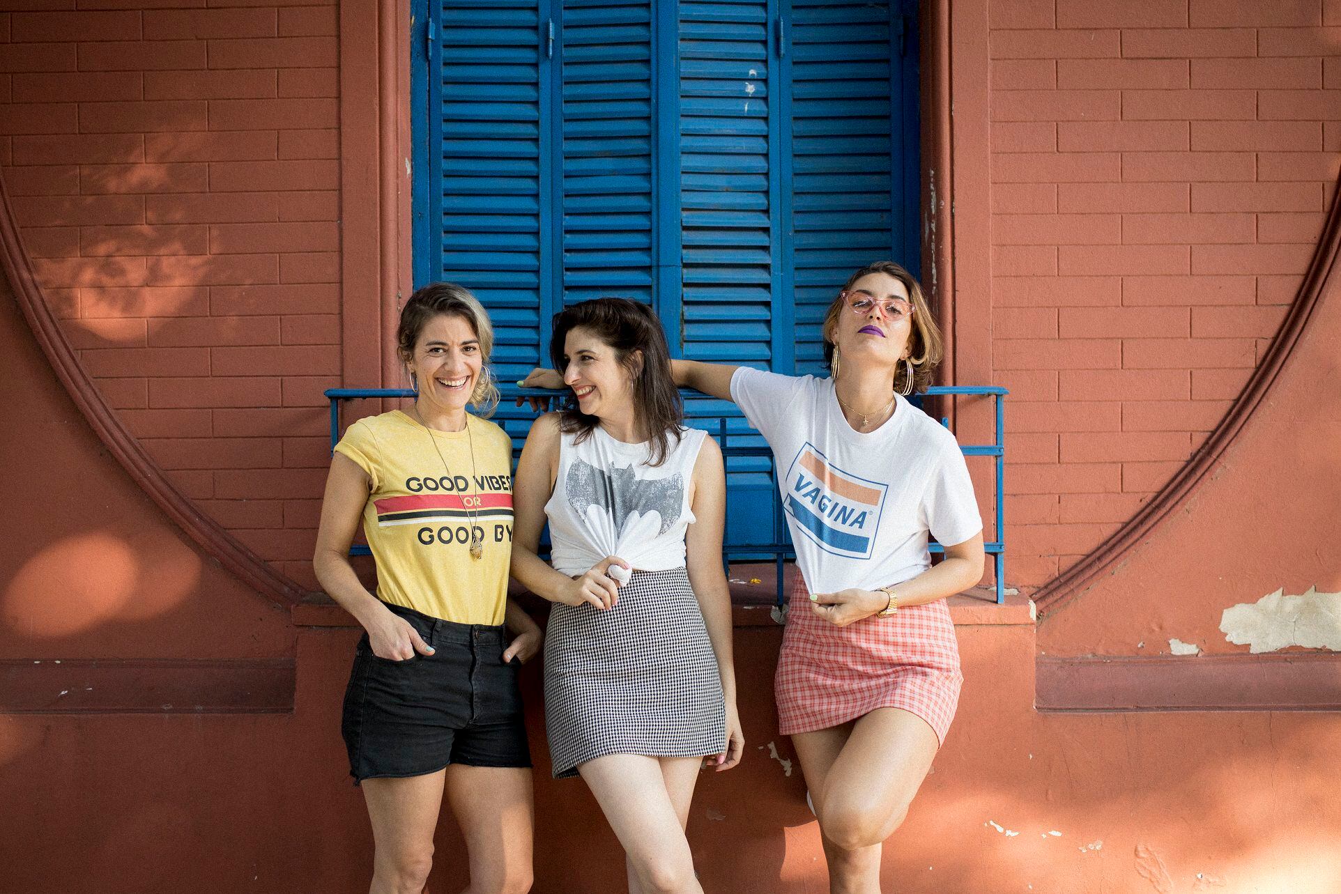 Laura Passalacqua, Dalia F. Walker y Jimena Outeiro, conductoras del existosísimo “Conchapodcast”, nos comparten las charlas feministas de tres grandes amigas. Es uno de los más escuchados de la Argentina en Spotify.