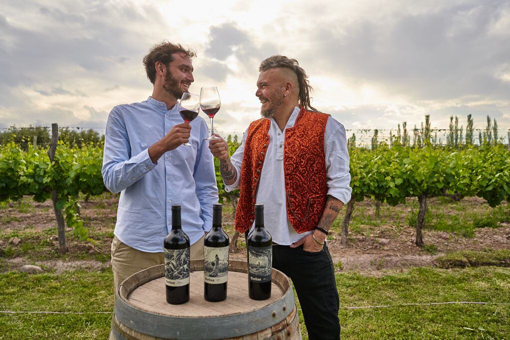 Mariano Genzel y Bruno Ferrari, los hacedores del vino de Berlina. - Gentileza