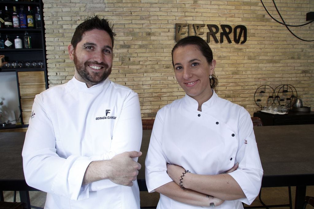 El chef mendocino, junto con su esposa y colega Carito Lourenço, recibió una estrella Michelin por su restaurante Fierro. Foto: Irene Mansilla