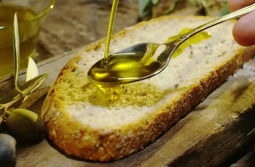 El consumo de aceite de oliva virgen extra virgen puede prevenir enfermedades cardiovasculares.