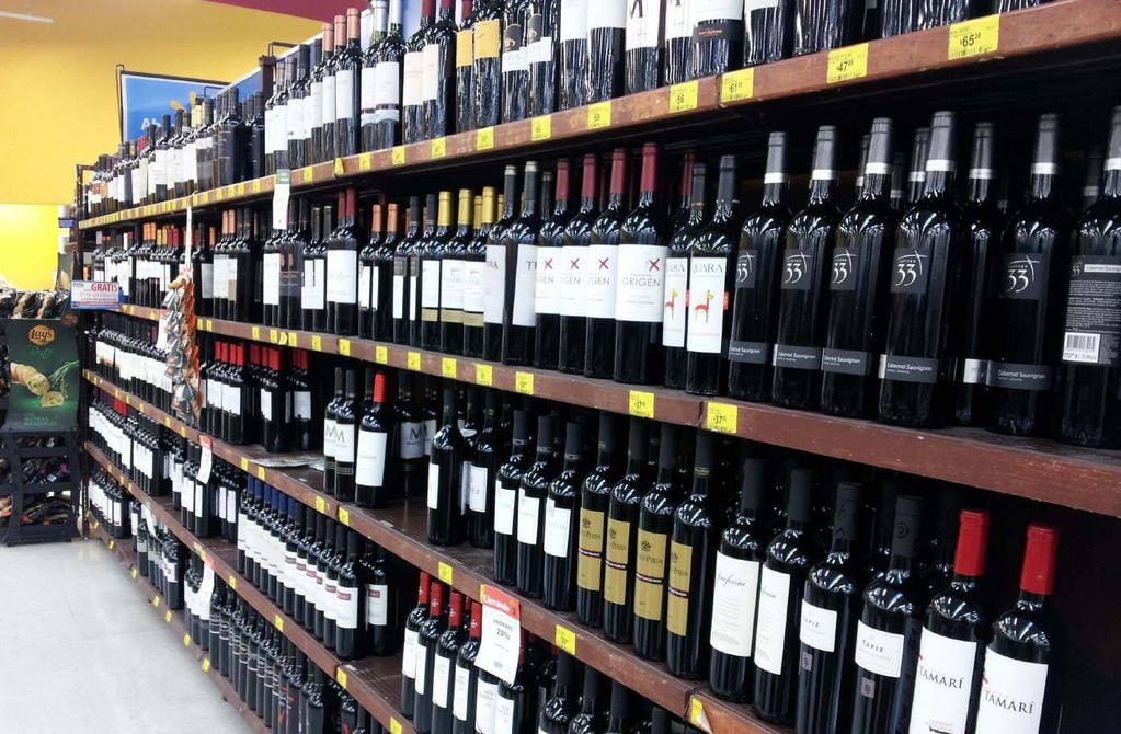 Ventas de vinos en supermercados, imagen ilustrativa. 