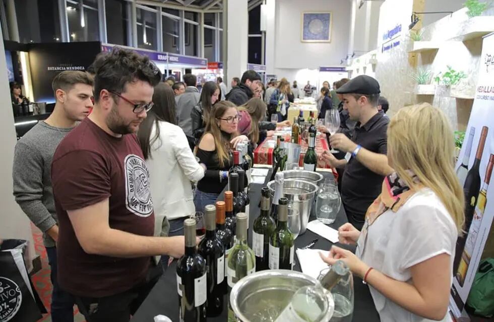 Vinos, productos gourmet y las reinas vendimiales en la Expo Delicatessen & Vino 2019
