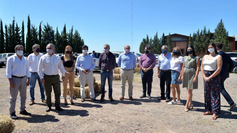 El ministro Basterra ya llegó a Mendoza: participó en la primera Vendimia Ganadera y se reunió con productores