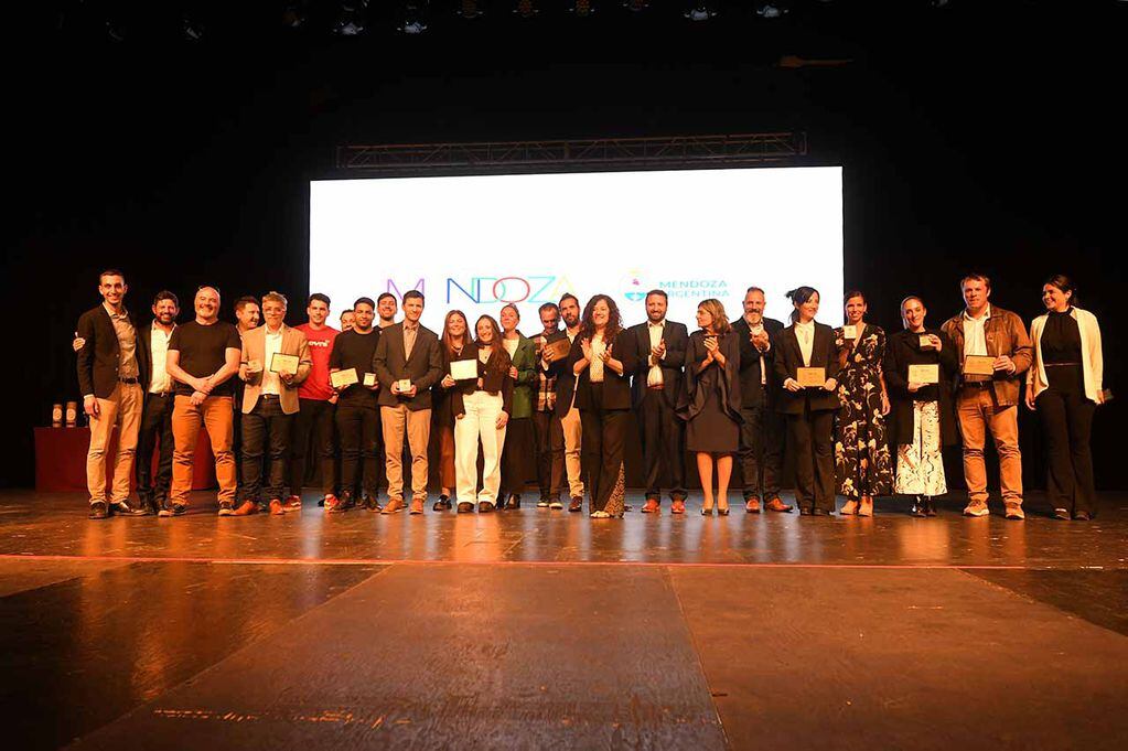 En el Auditorio Angel Bustelo de Ciudad, se realizó la entrega de premios BEST OF MENDOZA´S WINE TOURISM 2024.Ganadores del Premio de Oro de todas las categoríasFoto: José Gutierrez / Los Andes