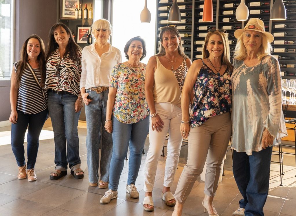 Pamela De Brito, Viviana Valverde, Fátima Villagra, Cristina Pandolfi, Bettina Konjak, María Siracusa y Lila Levinson.