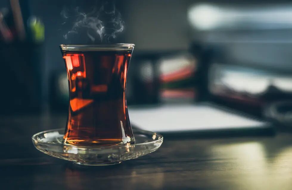 Cócteles con té, una infusión milenaria que puede sorprender con las espirituosas indicadas.