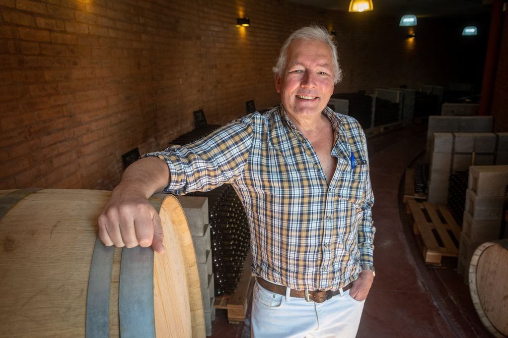 Esteban Zombory socio de la Bodega Trez Wines es propietario de Zombory Pince en Hungría. 