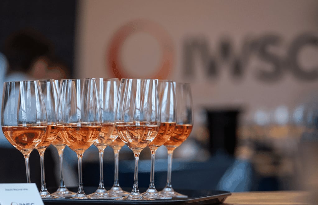 Cientos de etiquetas de vinos rosados fueron premiadas en la IWSC. -Archivo.