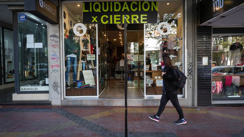 Según un relevamiento de la CAME, en Argentina cerraron 90 mil locales comerciales por la pandemia