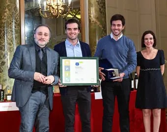 La guía internacional FlosOlei  premió la cosecha 2019 de Bravo y posicionó a Familia Zuccardi en el top de la olivicultura.
