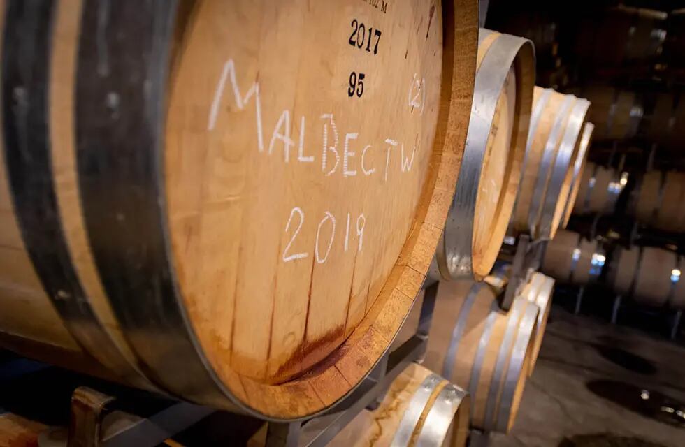 Las barricas de madera son una de las opciones para la fermentación de vino. - Ignacio Blanco / Los andes