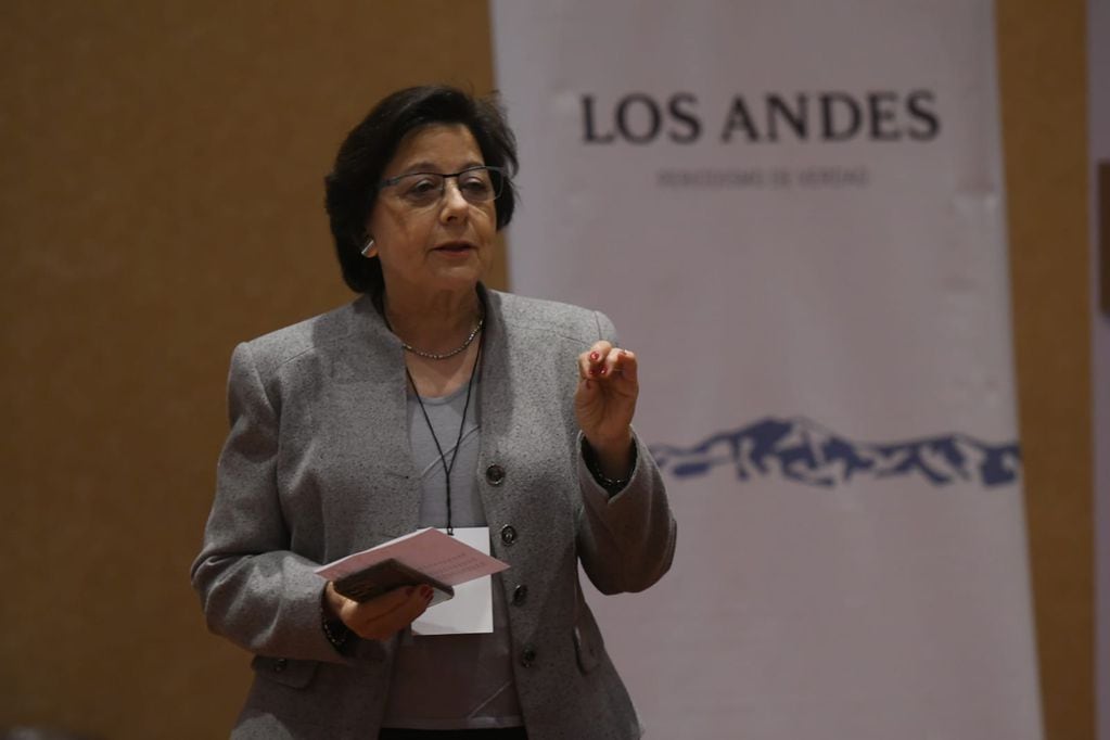 Cristina Pandolfi es la presidenta del jurado del Concurso Nacional de Vinos Guarda14. - Ignacio Blanco / Los Andes