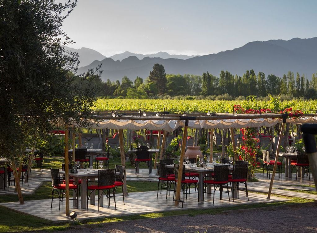 El hermoso paisaje de Ramos Generales, el restaurante de Bodega Kaiken.