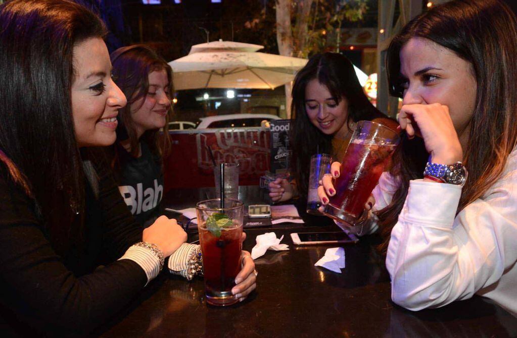 Los jóvenes tienden a preocuparse por el efecto del alcohol al volante y en el organismo.