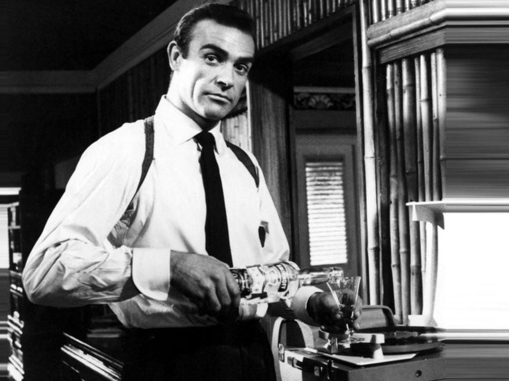 En sus películas, el personaje James Bond popularizó el famoso Martini seco preparado con vodka.