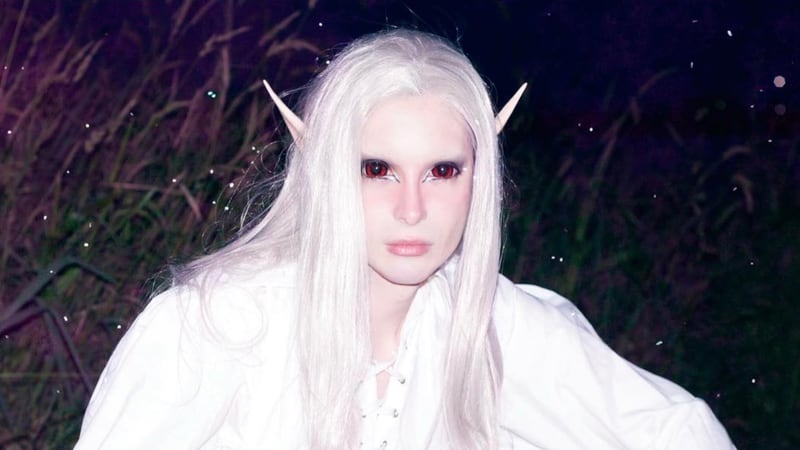 La obsesión por la fantasía: un argentino gastó más de 85 mil dólares para convertirse en un elfo real