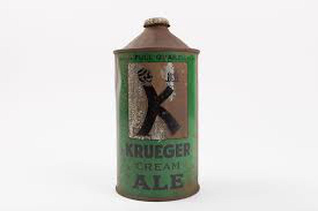 Latas de la cervecería Krueger, la primera en experimentar con este envase.