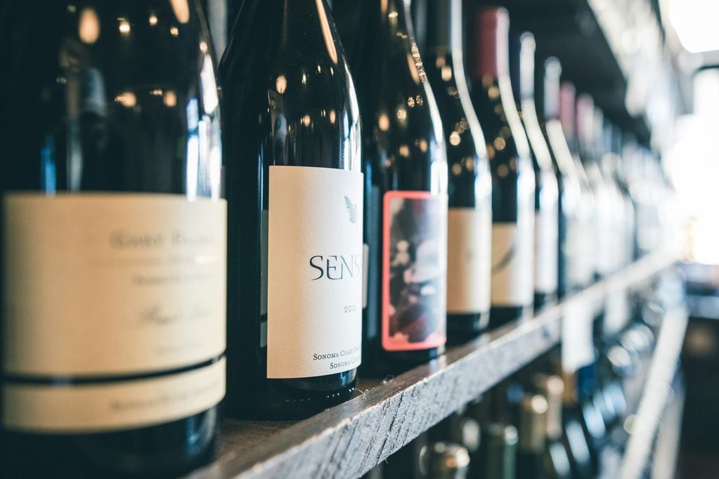 En el rubro de bebidas alcohólicas, el vino fue el único que creció en el canal supermercados.