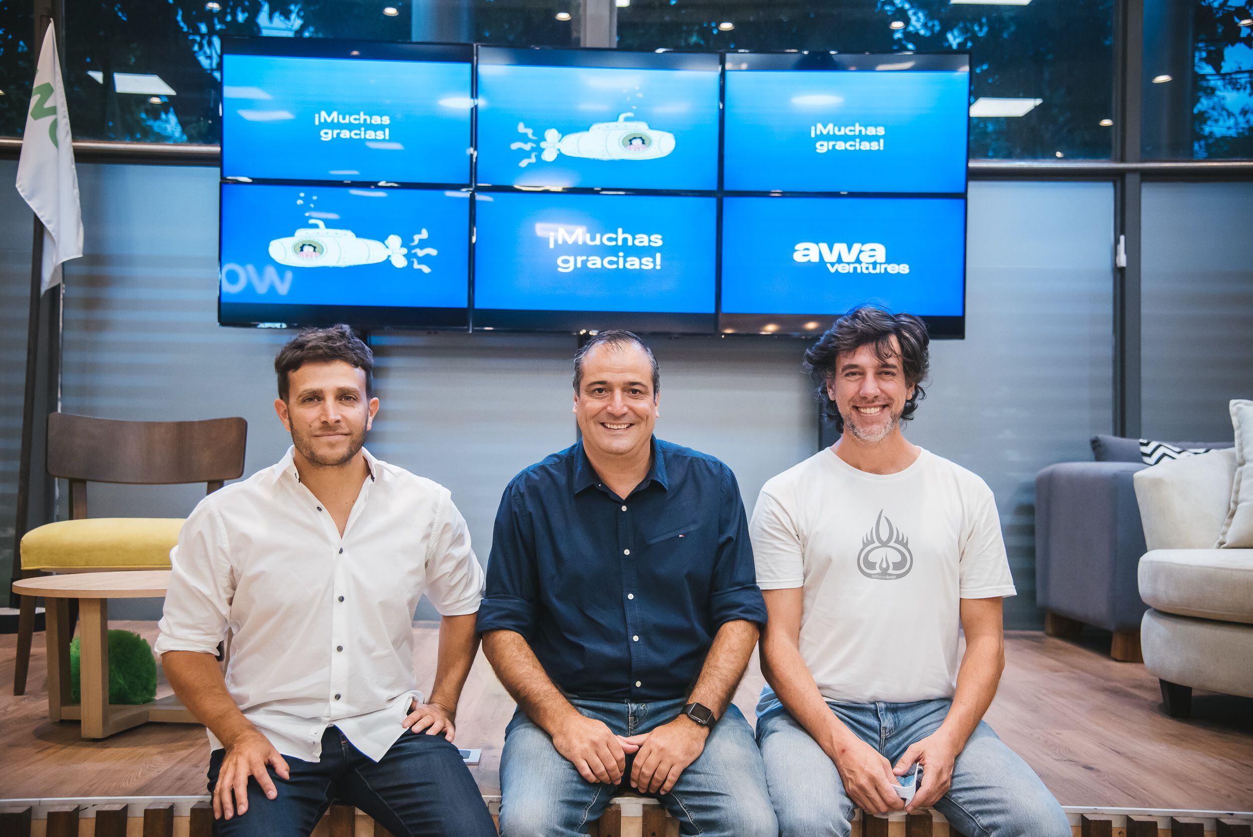 Mauricio Barzola, CEO de WAKAPI, Francisco Teot, COO y Julián Bensadon, Director General de AWA Ventures.