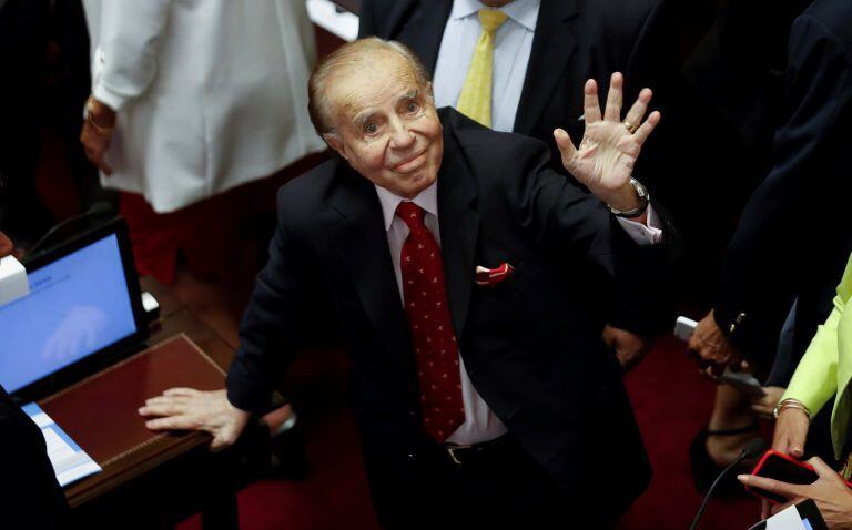 Menem usó el anillo hasta su última sesión legislativa en diciembre de 2020