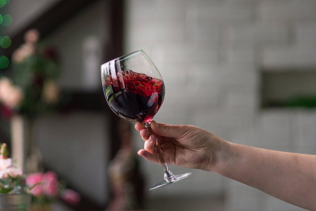 Los vinos tintos son ideales para el invierno, pero no son los únicos. -Archivo.