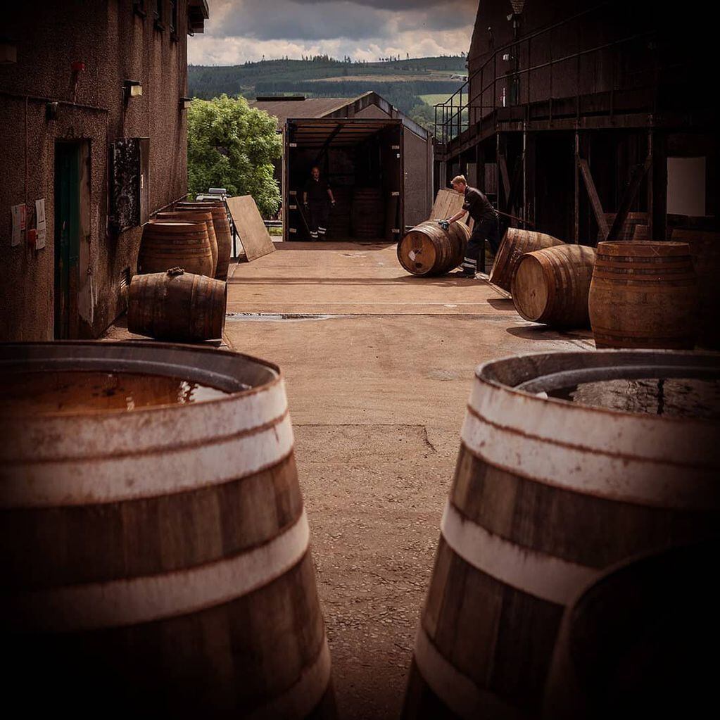 Las barricas de la destilería The Macallan. El turismo del whisky emplea a 1.200 personas en Escocia. -Archivo
