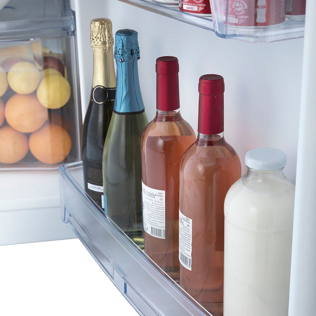 Enfriar el vino en heladera dos horas antes puede minimizar el impacto del cambio de temperatura. 
