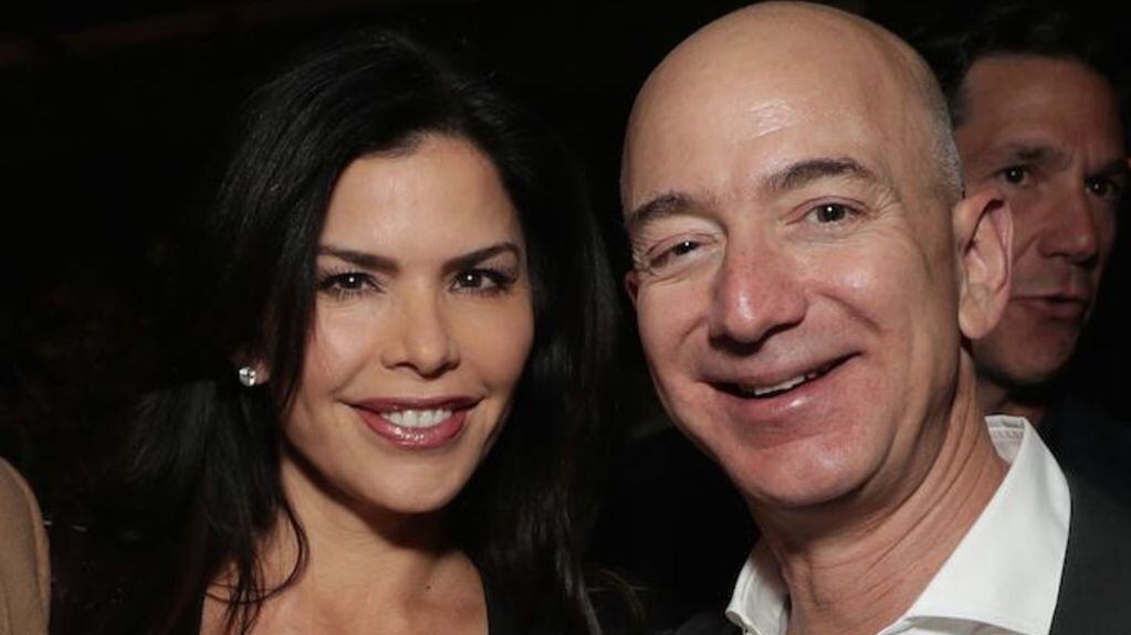 Jeff Bezos y Lauren Sanchez se comprometiron mientras viajaban por Europa 