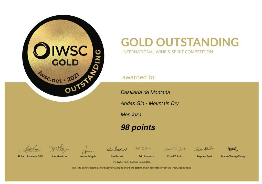Solo 9 bebidas fueron reconocidas con Medalla de Oro Sobresaliente por parte de la IWSC. 