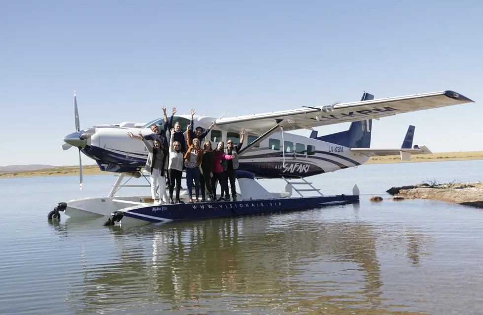 Una de las propuestas más lujosas que ofrece Mendoza es un recorrido de Norte a Sur en un avión anfibio. - Gentileza