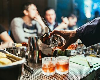 Cada vez son más las personas que buscan bebidas con poco o nulo alcohol.