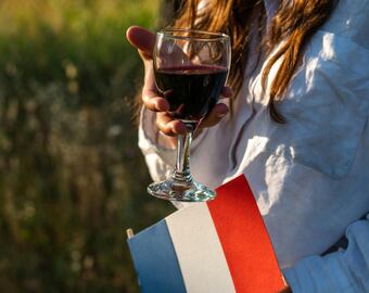 Baja el consumo de vino tinto en Francia.