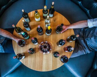 La decantación surge como una respuesta a la evolución del vino.