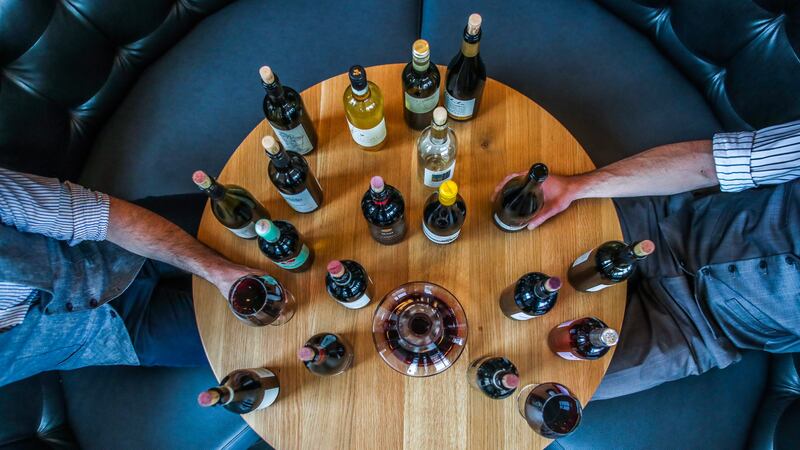 Nueve reglas para decantar un vino y para aprovecharlo al máximo